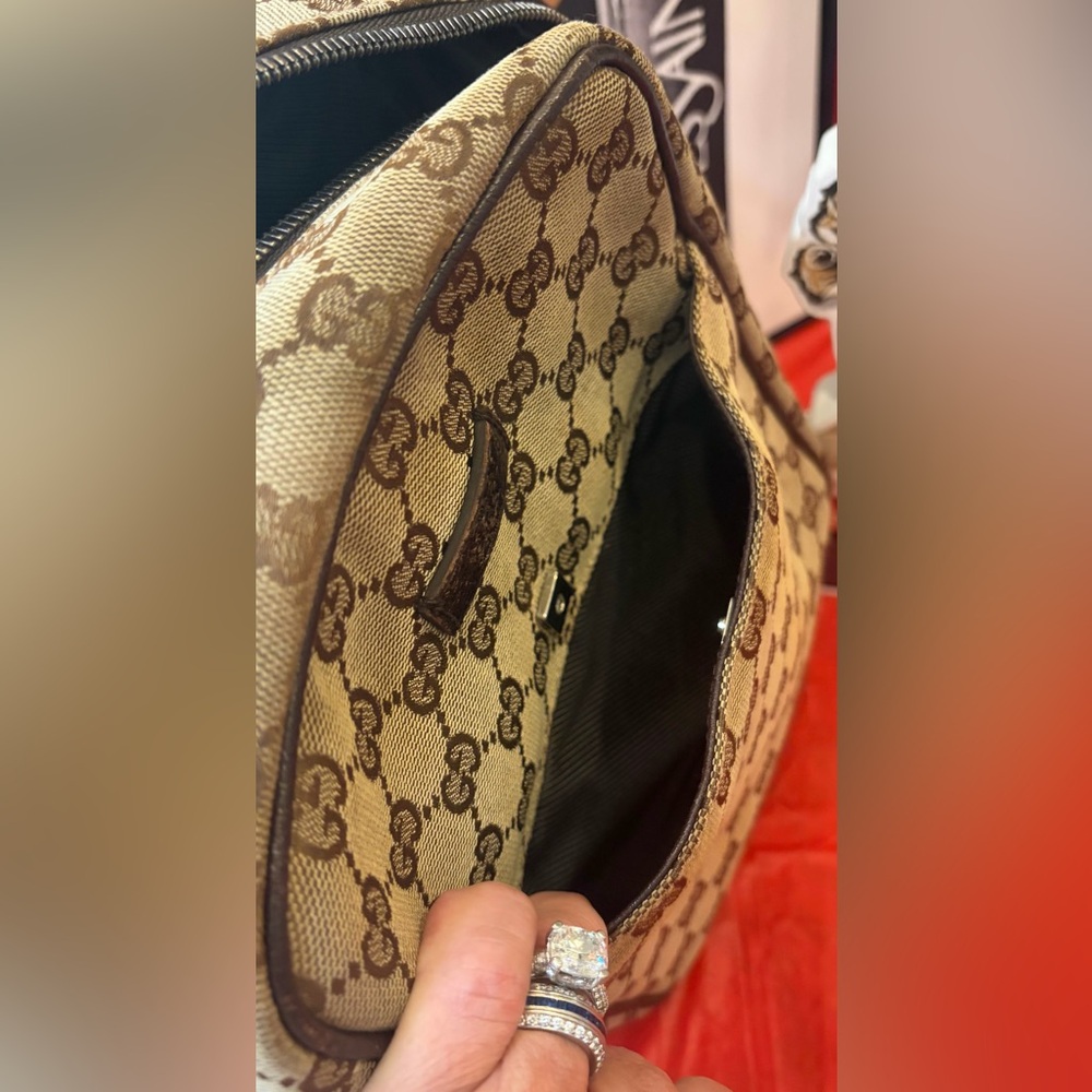AUTHENTIC GUCCI GG Monogram Coated canvas Beige/Brown Messenger Bag
EUC!! LOVED - Picture 9 of 16
